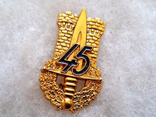 Un insigne militaire " 45°