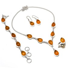 Ensemble de bijoux faits main