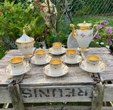 Service à café avec tasse