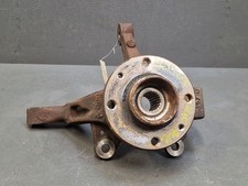 Fusée moyeu avant gauche -