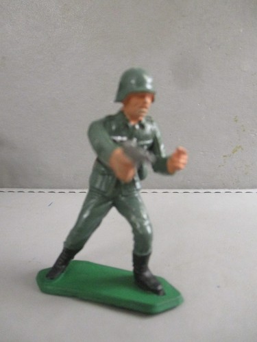 Starlux soldat - 1/32, 65