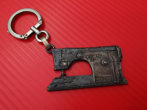 Porte clés ancien - porte,