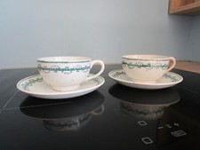 Tasses thé sous - tasses,
