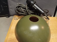 Ancienne lampe baladeuse militaire avec abat-jour - fonctionne