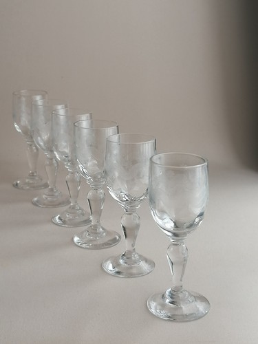 Anciens verres cave - 6, liqueur