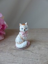 figurine vintage de chat assis