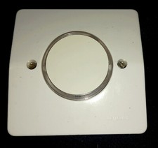 Poussoir série Neptune 80506 blanc cassé-beige foncé  Sans voyant / Legrand