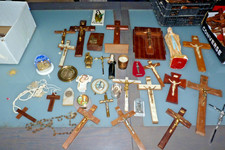 lot objet religieux - crucifix - esoterisme ( R5)