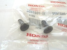 HONDA Vis A Croix Fixation
