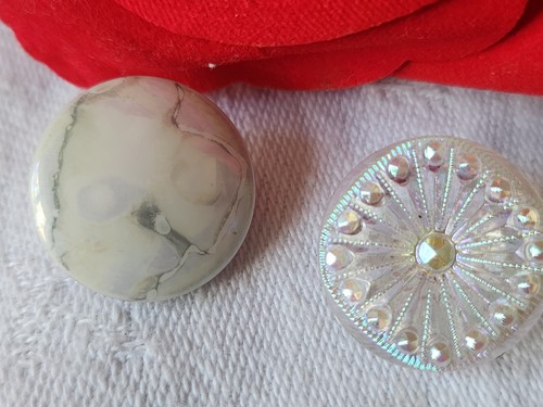 Duo boutons anciens - , verre