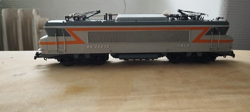 Locomotive 22230 jouef - bb,