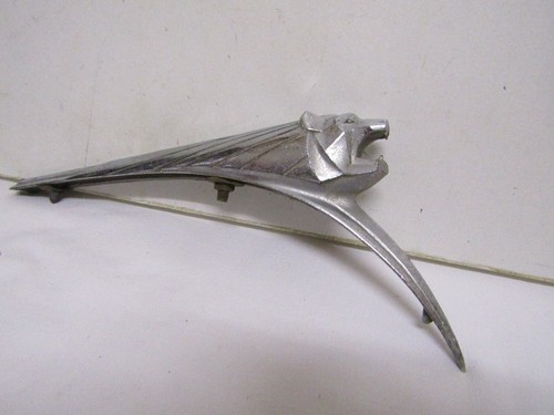 Ancienne mascotte peugeot 203 - mascotte,