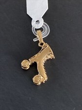 Ancien Pendentif Médaille Plaquer Or Breloque Porte Chance Roller Chaussures
