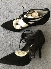 Chaussures neuves taille 5 