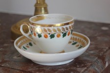Tasse et soucoupe en porcelaine dure de Paris – XIXe siècle, décor à frise