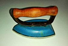 ancien jouet fer à repasser
