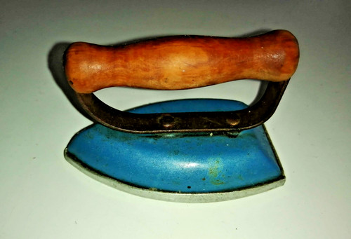 Ancien jouet fer repasser - jouet,