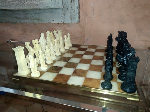 Beau jeu echec signé - beau,