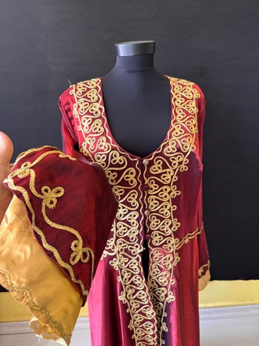 Traditional red bindalli - red,