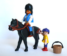 PLAYMOBIL Cheval et cavalière / fille / brosse / centre équestre / équitation
