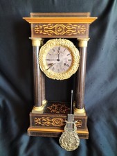 Pendule portique en bois clair et bronze doré / Epoque Restauration / XIXe