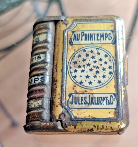 Ancienne mini boite livre tole - boite,