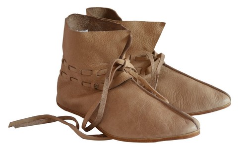 Bottes médiévales - , à