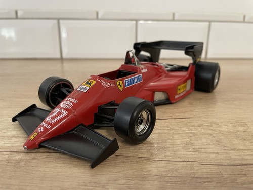 Voiture miniature 24 - f1,