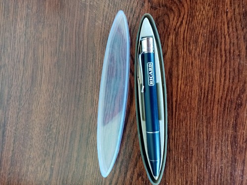Stylo ricard avec étuis