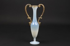 Vase en Opaline blanche -
