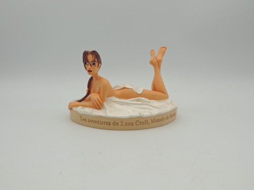Tomb raider lara croft - -,