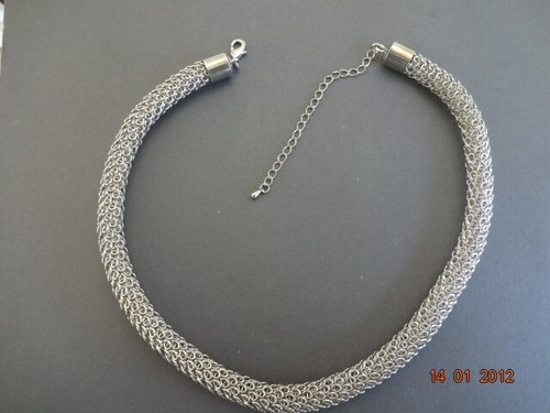 Collier tour cou forme - ,