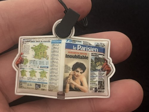 Porte clef journal - porte,