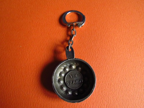 Porte cles 1960 1970 vin - porte-cles,