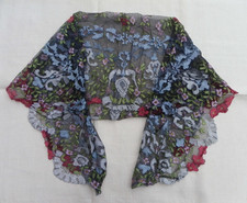 JACQUES FATH - CHÂLE EN TULLE BRODÉ DE FLEURS ET ARABESQUES - HAUTE COUTURE 1950