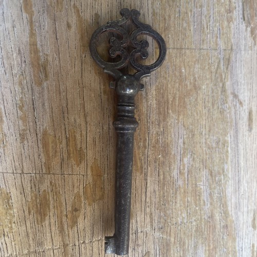 Ancienne clé clef creuse - clé,