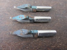 3 plumes de calligraphie