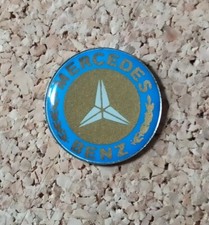 Pin's Mercedes Benz Auto