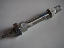 Vérin FESTO Ø 20 course 25 