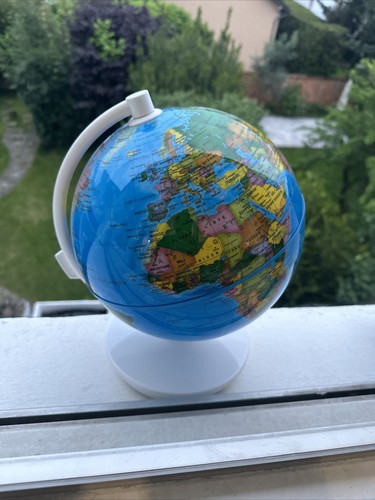 Globe terrestre lumineux - lumineux, (