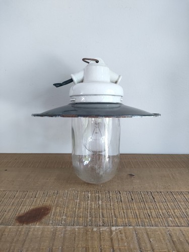 Ancienne lampe - ancienne, de