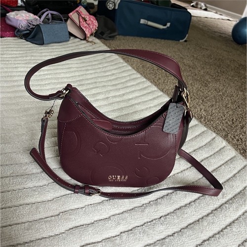 Guess burgundy embossed logo - embossed,