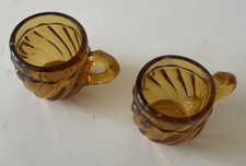 2 ANCIENS PETITS VERRES