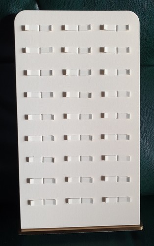 Présentoir bijoux beige - présentoir,