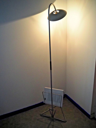 Lampadaire vintage sur - , pied