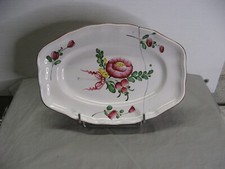 Ancien plat ovale XVIIIeme réparé aux agrafes faïence Strasbourg ? Hannong ?