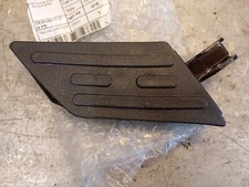 repose pied droit Peugeot ref