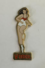 87 - Pin's PIN-UP SEXY HUILE MOTEUR VEEDOL MOTOR OIL