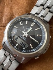Montre solaire numérique