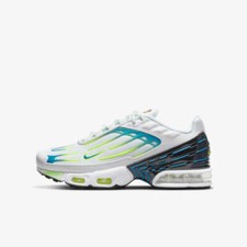 DV7138 100 Nike Air Max Plus